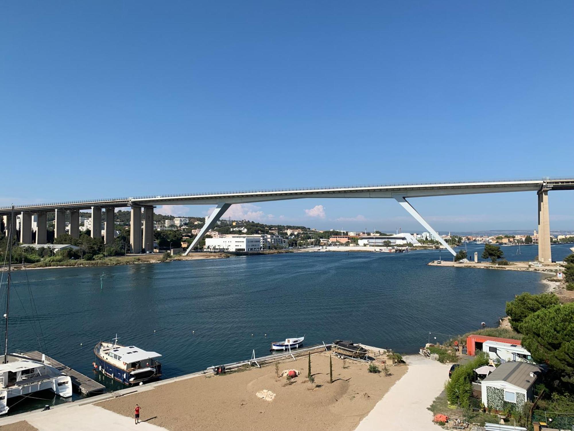 Hotel Golden Tulip Martigues Provence 4*