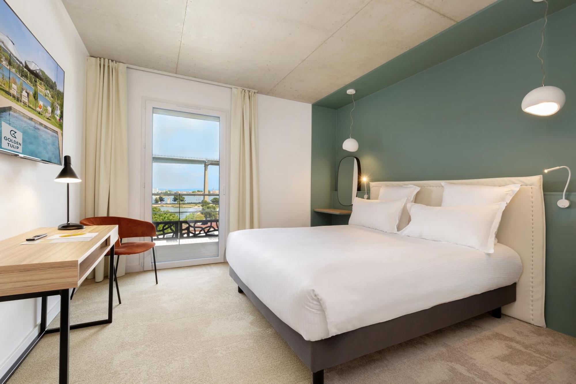 Golden Tulip & Rooftop Provence Martigues