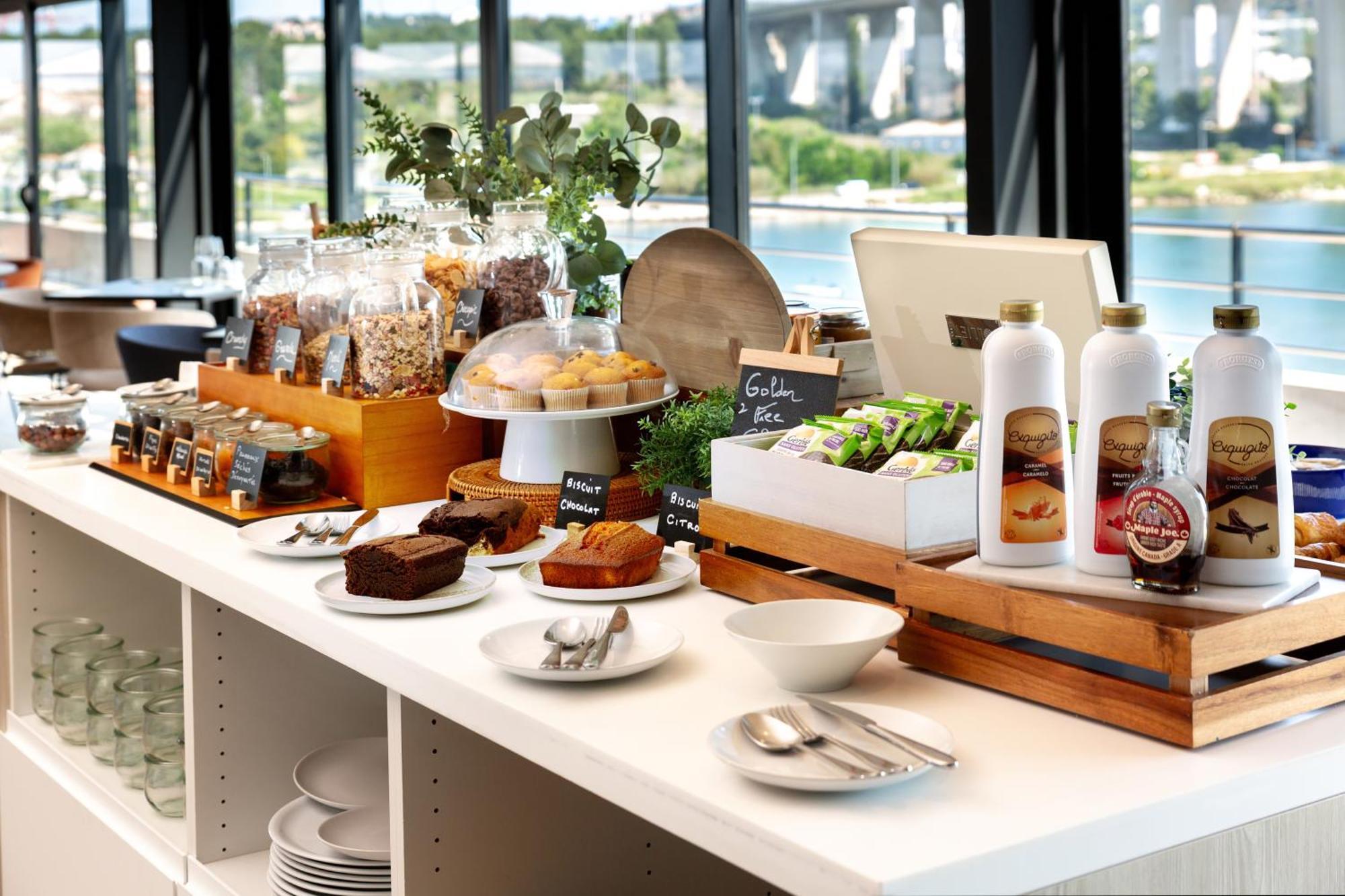 Hotel Golden Tulip & Rooftop Provence