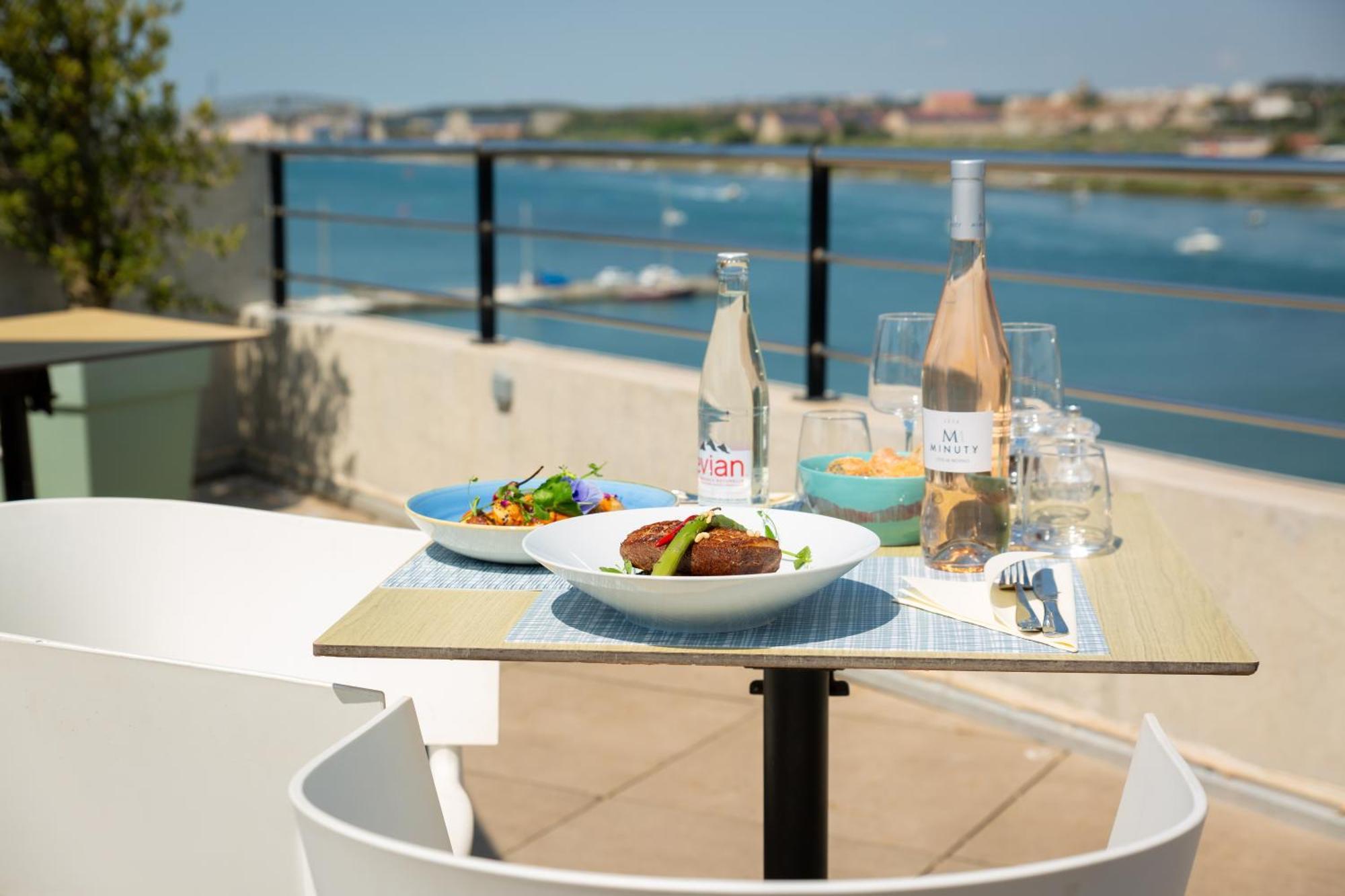 Golden Tulip & Rooftop Provence Hotel Martigues