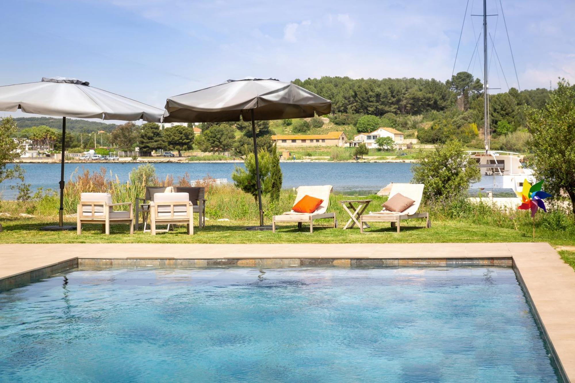 Hotel Golden Tulip & Rooftop Provence 4*