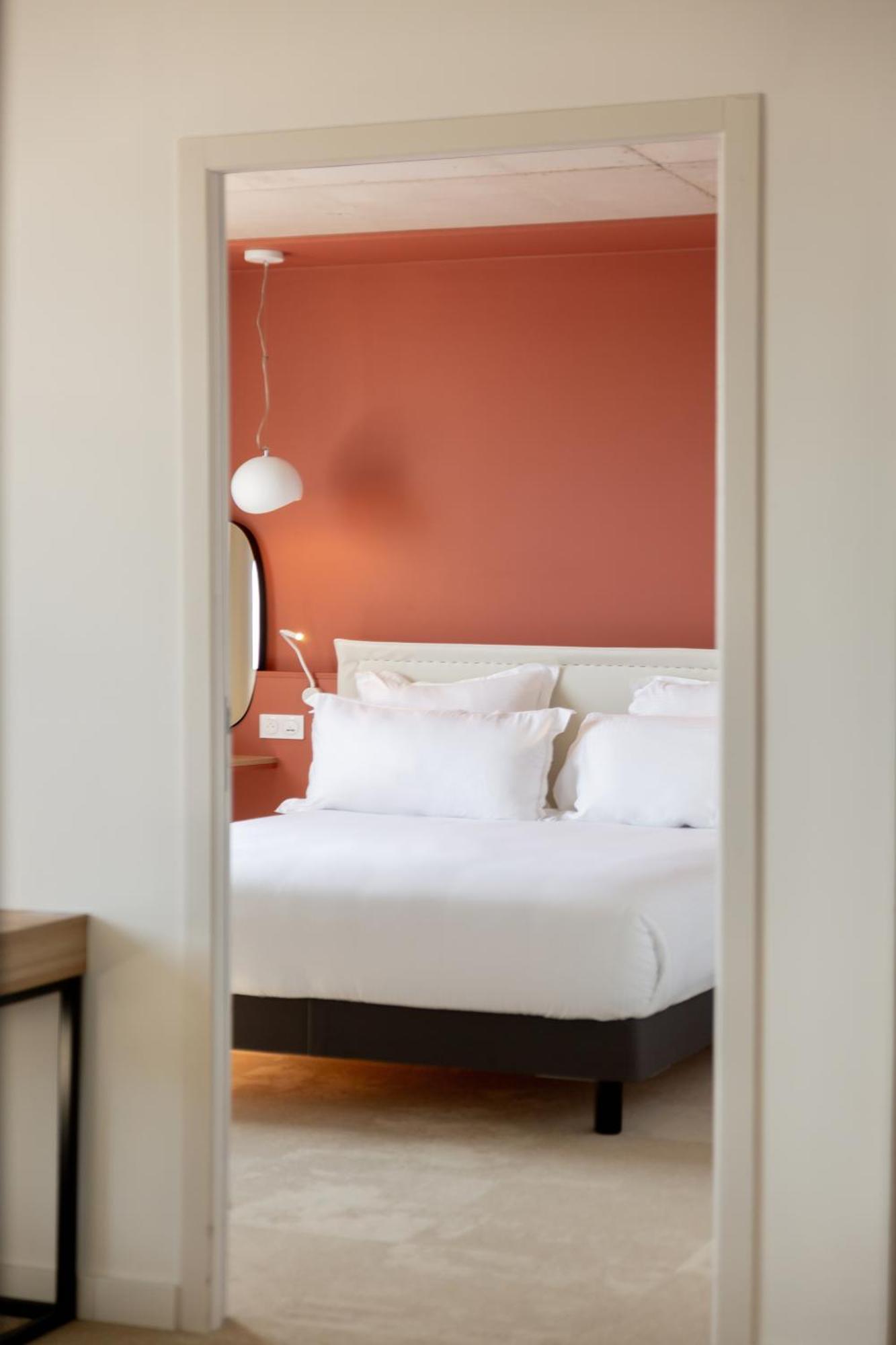 Hotel Golden Tulip & Rooftop Provence