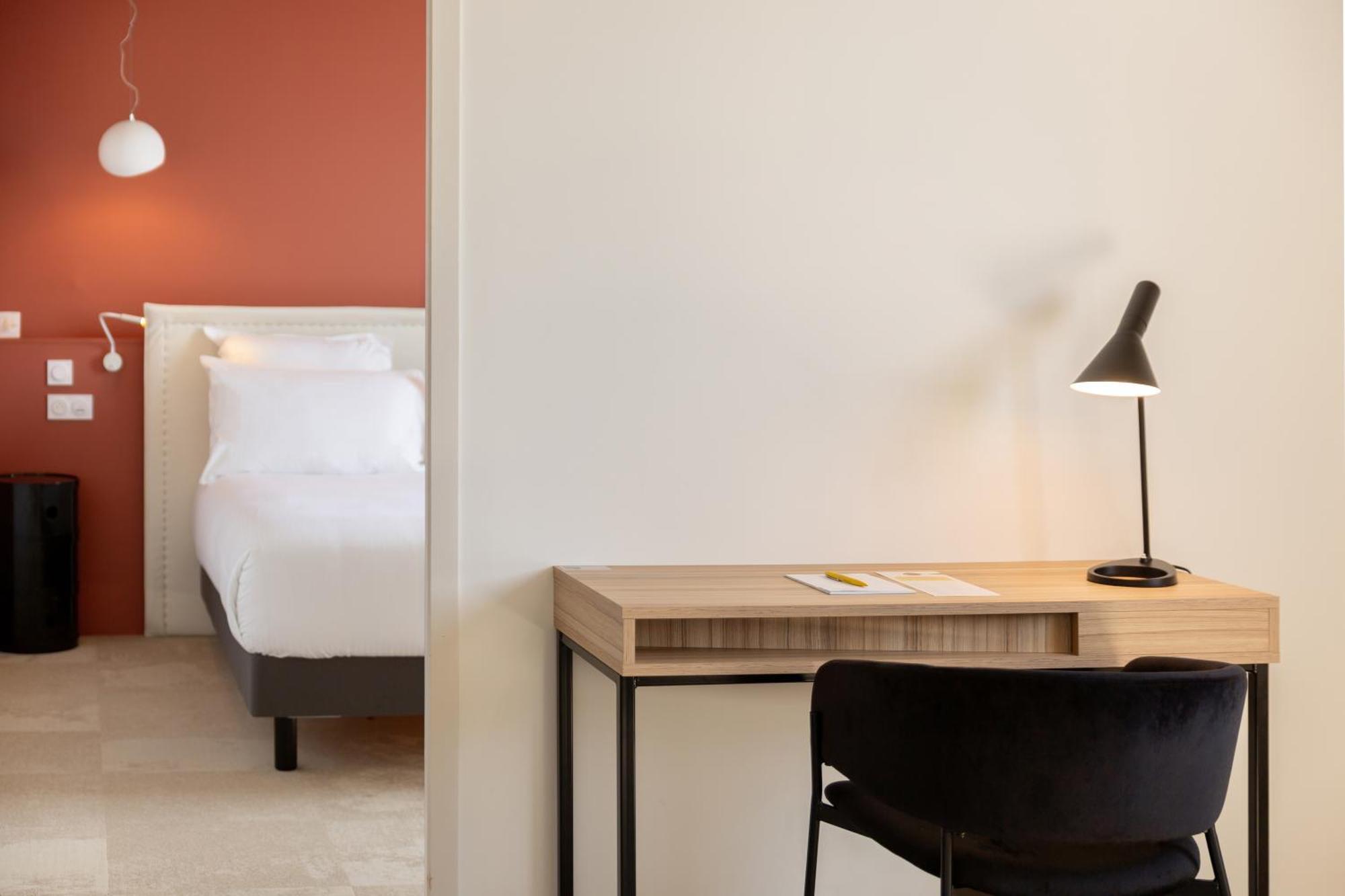 Hotel Golden Tulip & Rooftop Provence 4*